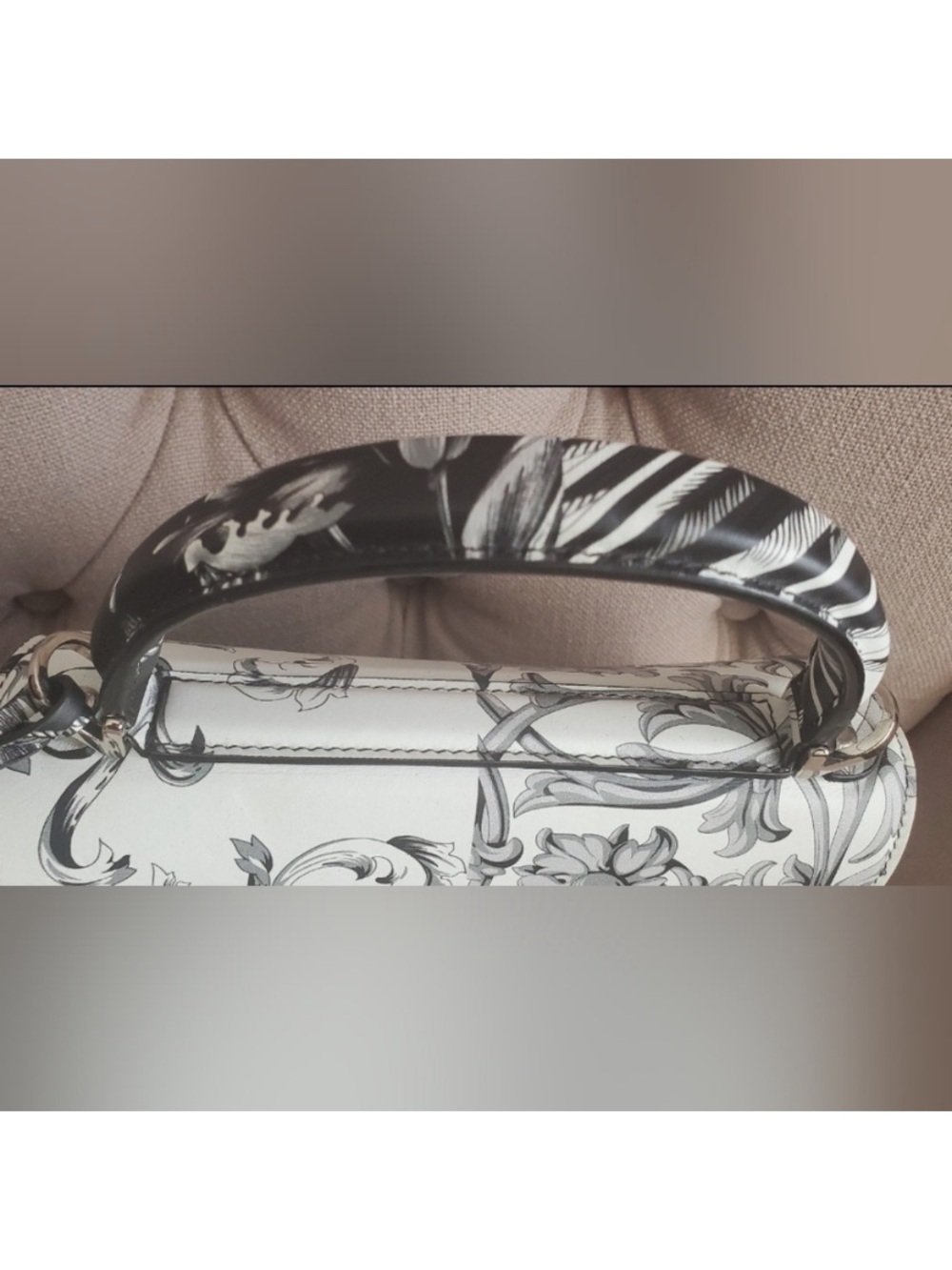 Ferragamo Black and White Baroque Patchwork Boxyz Bag "Limited Edition " - Picture 6 of 13